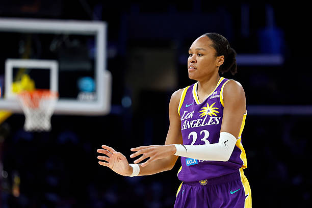 DailyNBAStats's tweet image. Azura Stevens today:
15 points
6 rebounds
1 assist
1 steal
55% FG
The Sparks beat the Mystics by 7