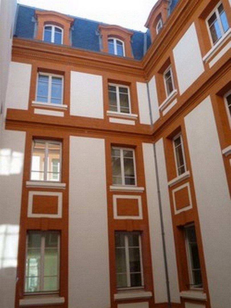 #FiersDeNosRésidences
Résidence Grand Hôtel

📍 Entre Esquirol et François-Verdier, cette résidence profite d’un emplacement prisé, dans le quartier Saint-Georges.

🏢 Acquise en VEFA  en 2011 auprès de <a href="/PitchPromotion/">Pitch Immo</a>, cette résidence compte 38 logements et 19 stationnements.