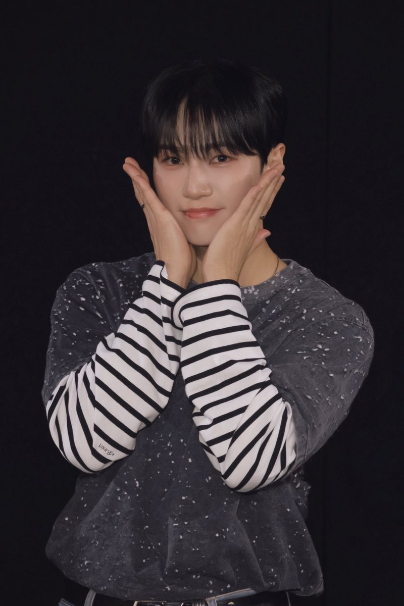 20250220 名古屋特典会

最喜欢的是你明亮的眼睛👁️👁️

#VANNER #태환