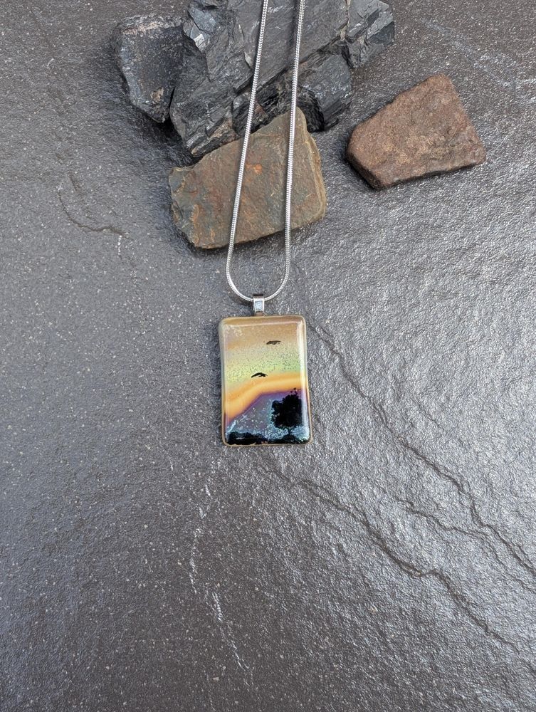 Samphireglass's tweet image. Beautiful mini landscape fused glass necklace. A unique handcrafted glass necklace with wonderful sunset colours and an enamel tree and bird design. Lovely gift ideas.
#handmade #etsy #giftideas #shopindie #earlybiz
samphireglass.etsy.com/listing/433543…