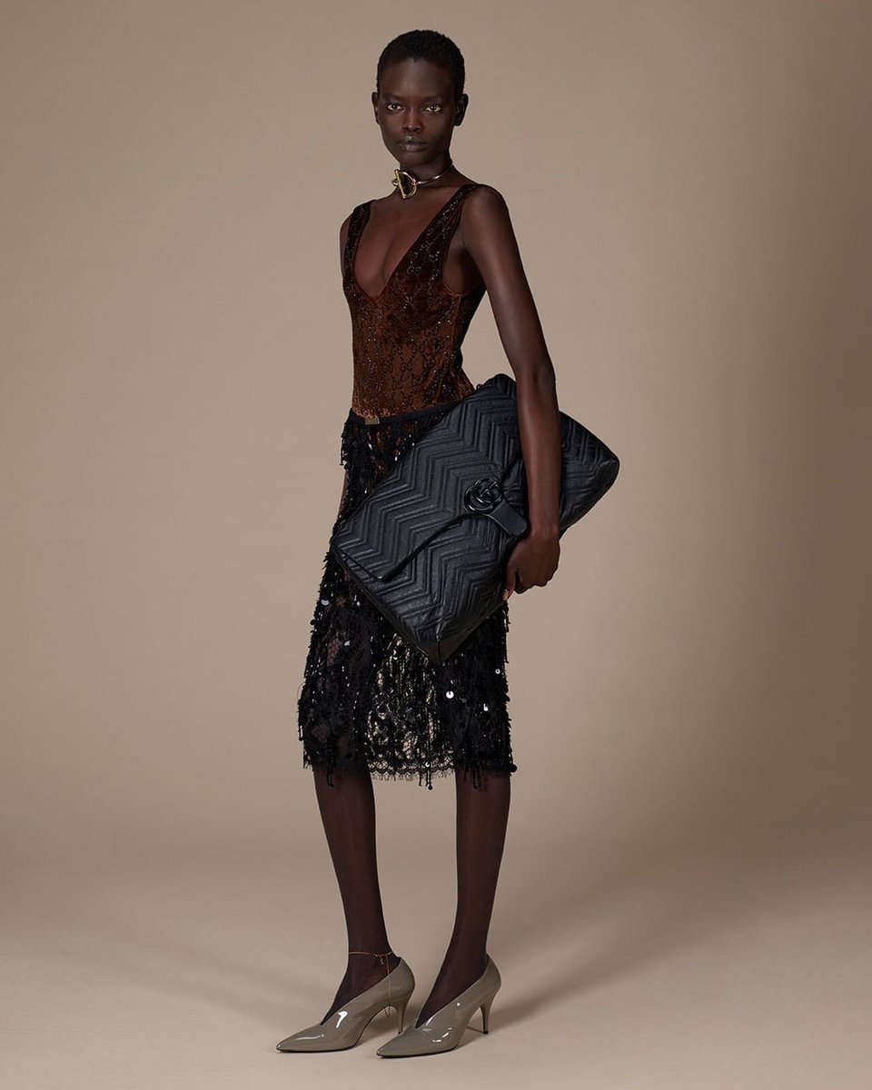 kendam_com's tweet image. Gucci Fall Winter 2025-2026 Campaign shot by Catherine Opie kendam.com/news/campaigns…

#Gucci #FW25 #AW25 #Campaigns #FashionWeek #Italy #Kendam