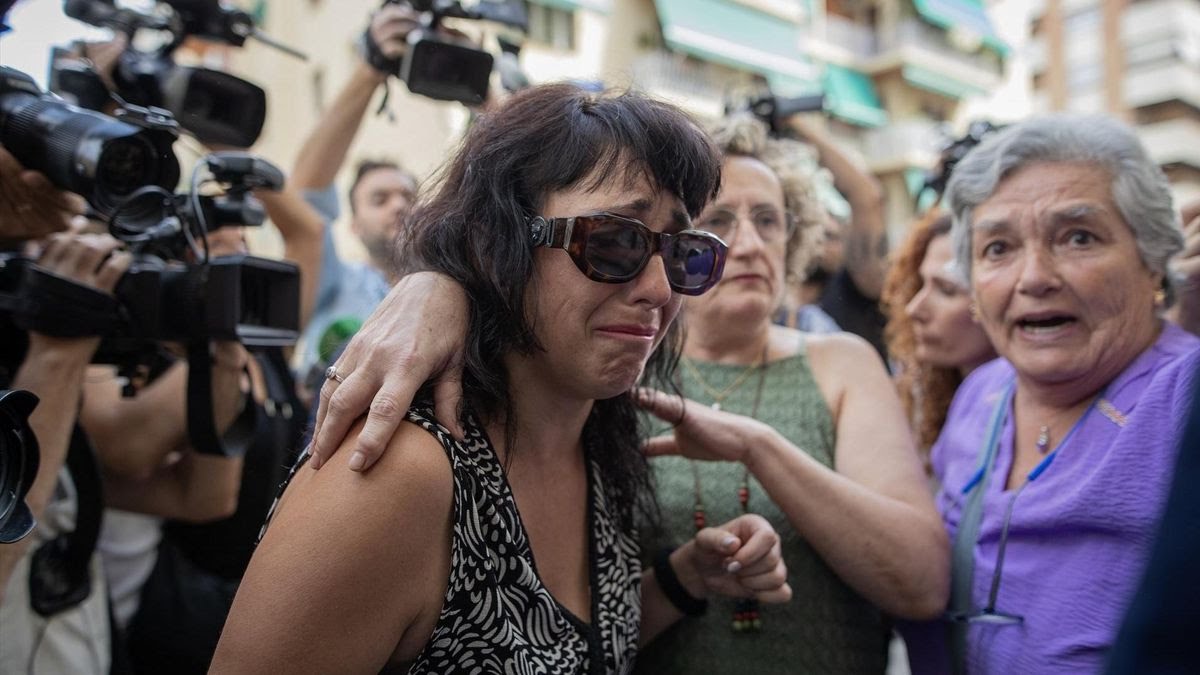 DeloraPablo's tweet image. Tanto en la forma (la escenografía) como en el fondo (sus pretensiones) Juana Rivas y todo el entramado que rodea y jalea su causa, epitomizan justo todo aquello contra lo que combate el feminismo mejor entendido.