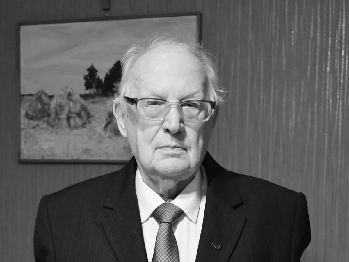 KtoUmarl's tweet image. lek. wet. Mieczysław Pietrzak (91) - 🇵🇱 lekarz weterynarii, wieloletni nauczyciel Państwowego Technikum Weterynaryjnego we Wrześni, autor podręczników dla techników weterynaryjnych.