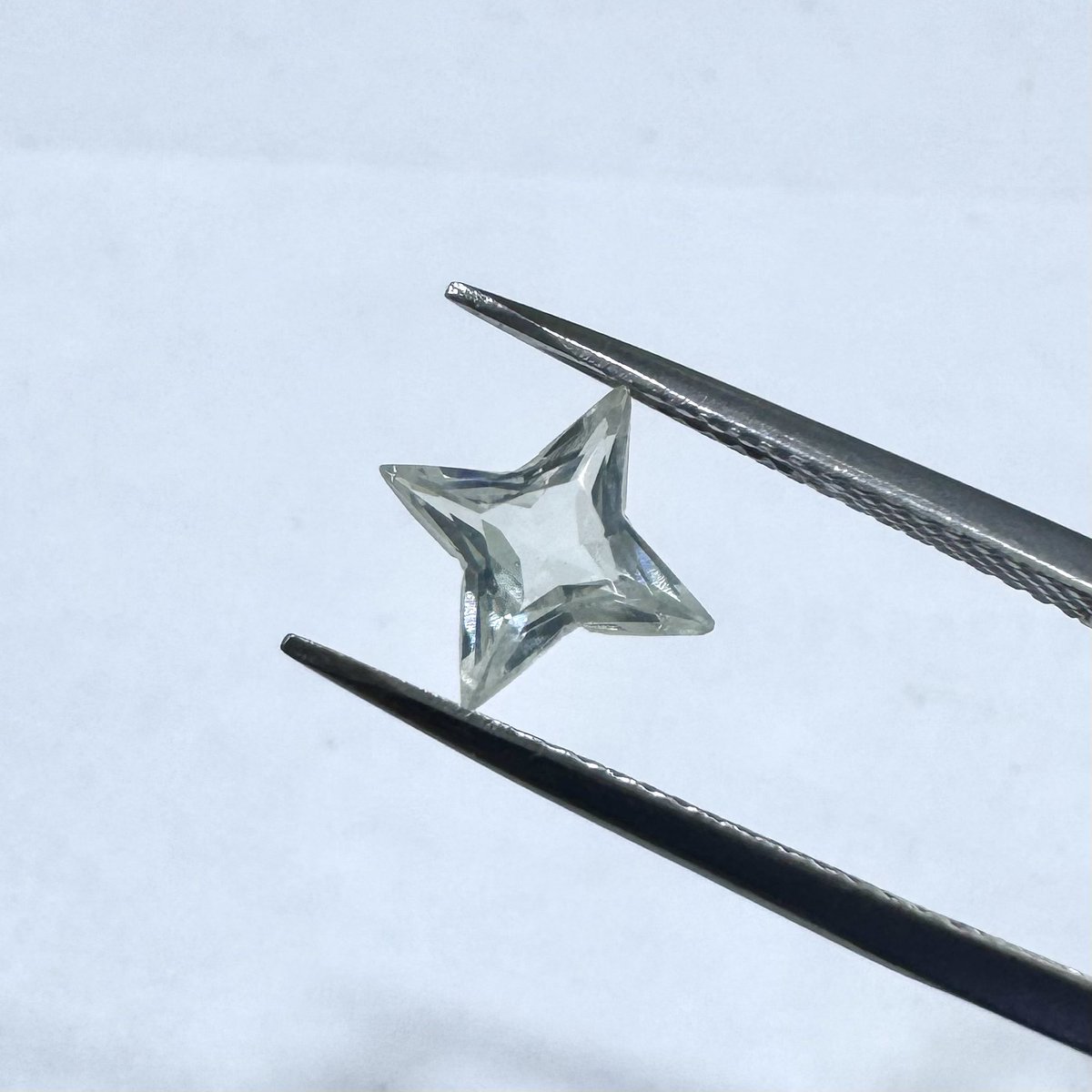 C31357141's tweet image. #천체마켓 

0.91ct 그린 베릴 표창 컷

✦ 10만원

은은한 초록색의 특수 컷 그린 베릴입니다!
구매 가능합니다!

✦ open.kakao.com/me/C31357141