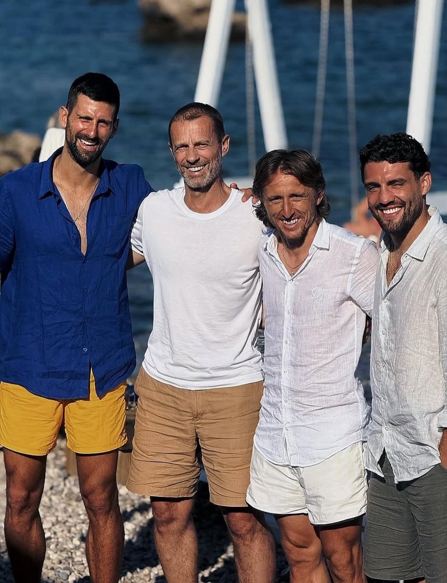 Nisic2Nisic's tweet image. Djokovic pred obelezavanje Oluje sa hrvatskom repezentacijom.

Ok.