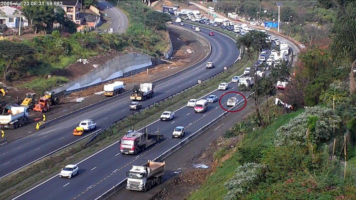 i_trafficKZN's tweet image. 196087: Stationary Vehicle: N2 Northbound before Umgeni Rd I/C: Left lane obstructed: Drive Carefully
For more info
i-traffic.co.za/region/KwaZulu…