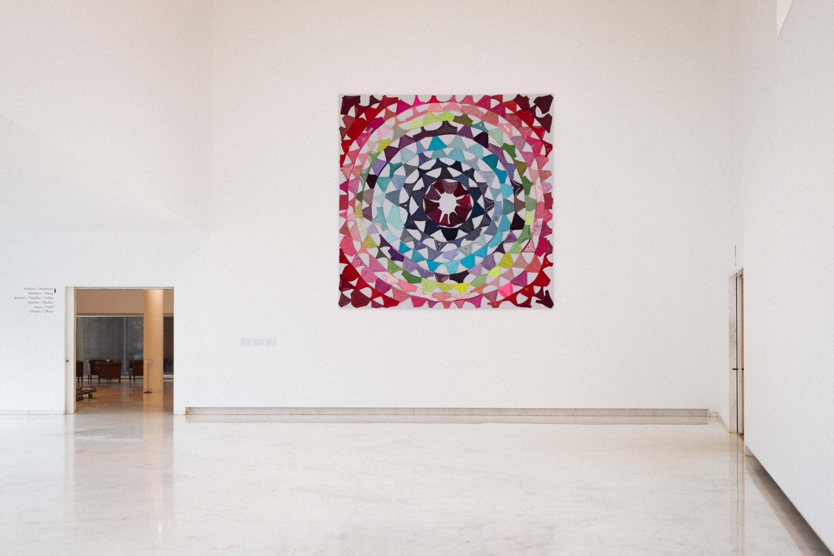 CGACSantiago's tweet image. Unha peza en gran formato de Pilar Albarracín, a mirada de cinco artistas sobre o barrio de San Pedro e as retrospectivas de Concha Jerez & José Iges e Priscilla Monge son as mostras actuais no CGAC.
🔗cgac.xunta.gal/gl/exposicions
Esperámoste! 🖤
