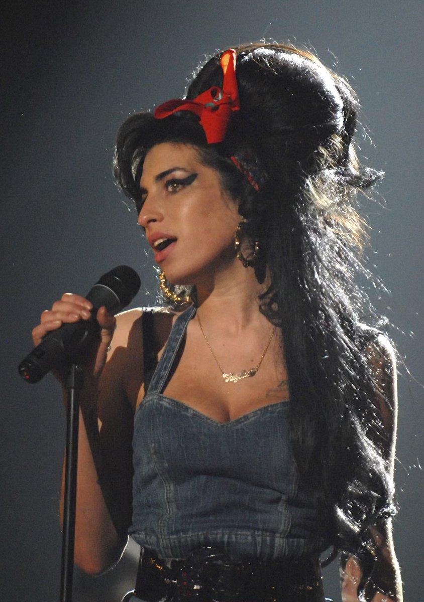 Mofoman360's tweet image. Remembering Amy Winehouse on the date of her passing in 2011 we miss you Amy 😢😢