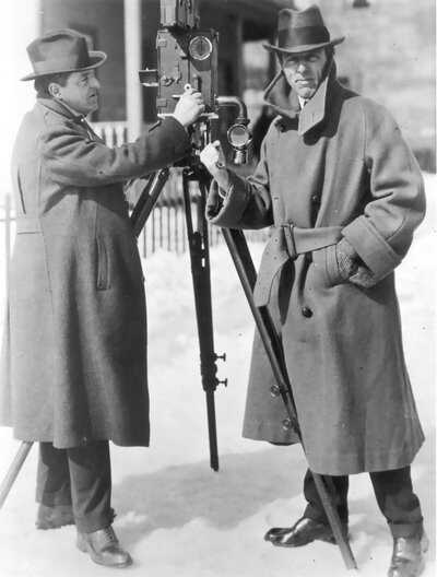 mariobianchi18's tweet photo. Il #23luglio 1948 moriva #DavidWGriffith. Cinema inteso come tecnica ed arte basato sul montaggio. Inventò il flashback, il primo ad avvicinare la macchina da presa agli attori girando in interni ed in esterni. Suoi capolavori assoluti come Nascita di una nazione e Intolerance. https://t.co/pARTjvU5QC