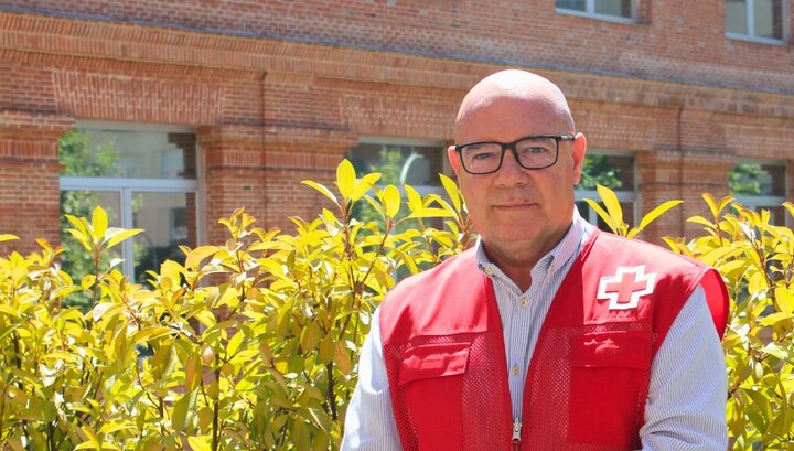 eldiarioAnd's tweet image. Jerónimo Vera, nuevo presidente de Cruz Roja en Andalucía: "Siempre he tomado decisiones para ayudar a los más vulnerables" lacontradejaen.eldiario.es/entrevista-jer… Por @FranCharro @lacontradejaen