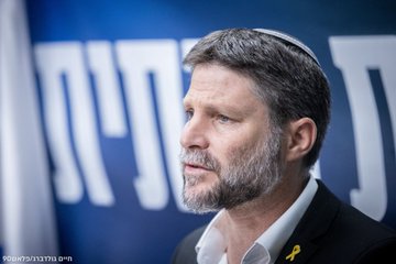 GLZRadio's tweet image. "החוק הזה הוא מהפכה - זאת דרמה" • השר @bezalelsm מגבה את חוק הגיוס: "החרדים הולכים להרים את ידם בעד חוק שקובע יעד של 50% תוך 5 שנים מכל מחזור - אני לא האמנתי שהם יסכימו. זאת תפיסתי והשקפתי האידיאולוגית-סוציולוגית, והיא תביא לגיוס חרדים"
@sefiova @arik3000