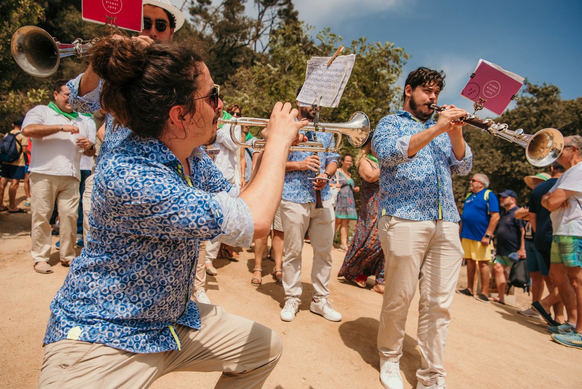 🥳 Avui passada dels obrers + concert de Los Manolos i Big Mouthers. 
Demà arriba Santa Cristina🤩👇🏻
🚣🏻‍♂️ Processó, s’Amorra Amorra, Ball de Plaça i Buhos! 
✨Espectacle infantil, bingo musical, torneig de futbol i.. moltes coses més! 

👉🏻 Programació: lloret.cat/ca/seccions/fe…