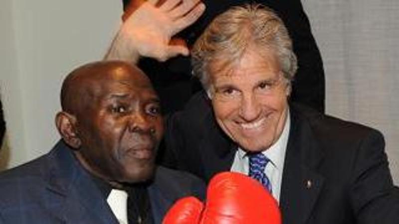 mariobianchi18's tweet photo. Il #23luglio 2013 moriva #EmileGriffith. Campione mondiale nei welter e medi: 112 match (85-24-2). Leggendari i 3 incontri con #NinoBenvenuti (17-4 e 24-9 1967, 4-3-1968) che vinse il primo e il terzo. Morì povero e affetto da demenza: lo stesso Benvenuti lo aiutò materialmente. https://t.co/pAMOFlcrpF