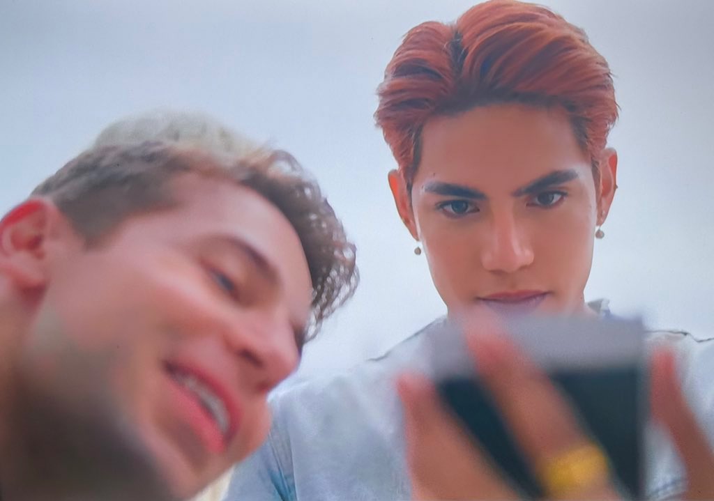 Jeff__Benjamin's tweet image. Reply with what you think @stellajero_ and I were looking at here, #ATIN 🍓
#SB19PagtatagDocumentaryOnNetflix