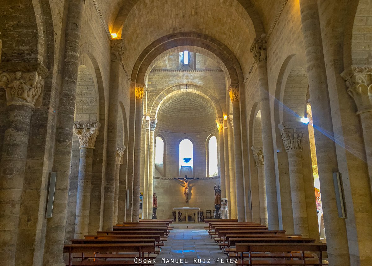 Visitar San Martín de Fromista es siempre una elección acertada. Sin más.

#Palencia #arte #historia #románico #medieval