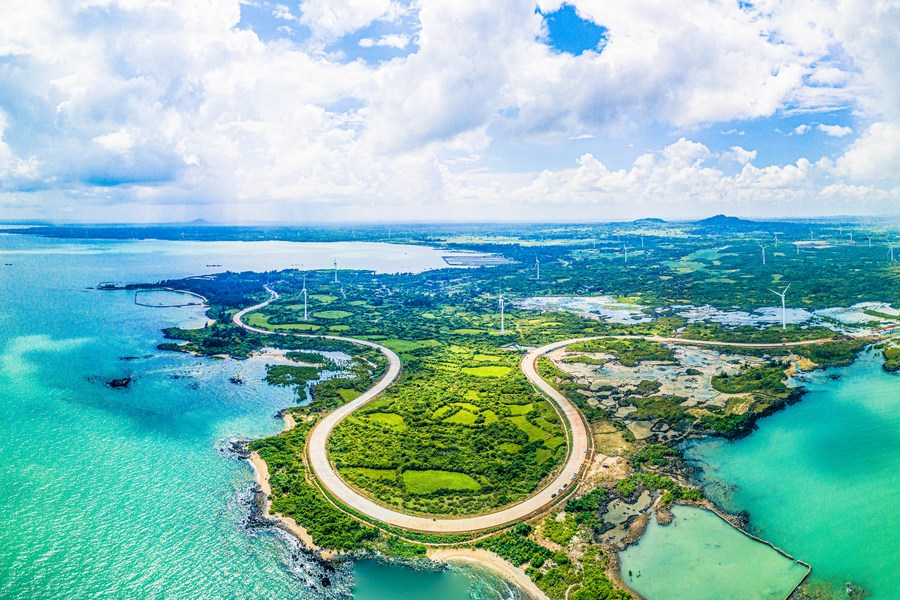 BeijingReview's tweet image. China's #Hainan Free Trade Port (#FTP) is set to launch a pilot program on Aug 21 this year, enabling overseas investors to access domestic financial products offered by local financial institutions.
bjreview.com/.../202507/t20…