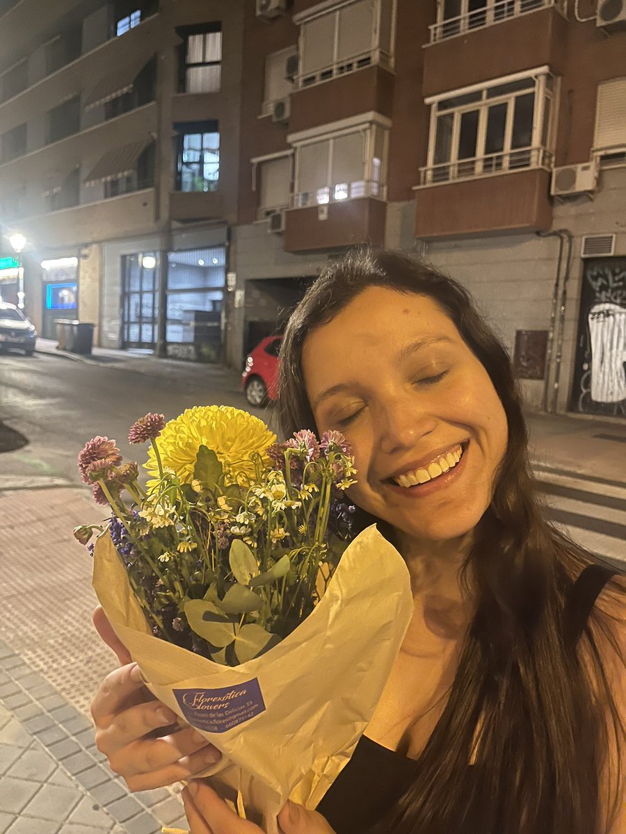 Mi primera obra de teatro en Madrid 🇪🇸🤍🇵🇾 la alegría es inmensa.