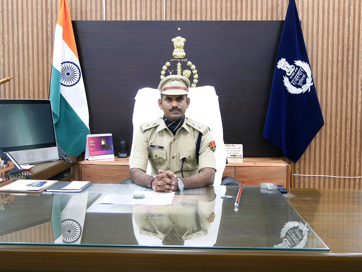 BalotraPolice's tweet photo. #Balotra: नवपदस्थापित पुलिस अधीक्षक श्री रमेश, आईपीएस ने आज जिला बालोतरा में पदभार ग्रहण किया।

पुलिस अधीक्षक कार्यालय की शाखाओं का निरीक्षण कर आवश्यक दिशा-निर्देश दिए।

@PoliceRajasthan
@Igp_Jodhpur

#BalotraPolice #BalotraNews #Joining #PoliceLeadership #IPSOfficer #NewPosting https://t.co/7nQ9pYKoIt