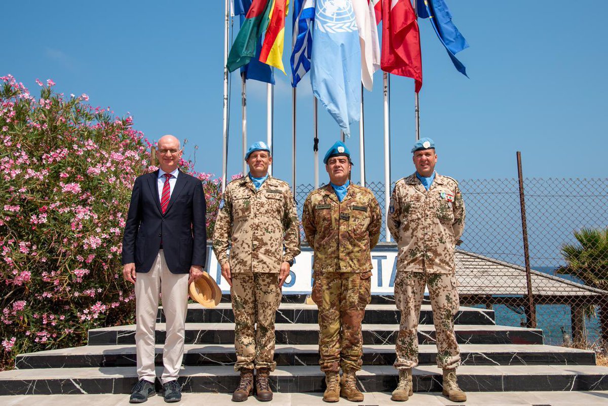GermanEmbBeirut's tweet image. After a challenging year, we bid farewell to Rear Admiral Kesten, Commander of the @UNIFIL_ MTF. 

🙏 for your outstanding contribution to stability and security.

We warmly welcome his successor, Rear Admiral Plath, and look forward to our cooperation with the 🇩🇪 contingent.