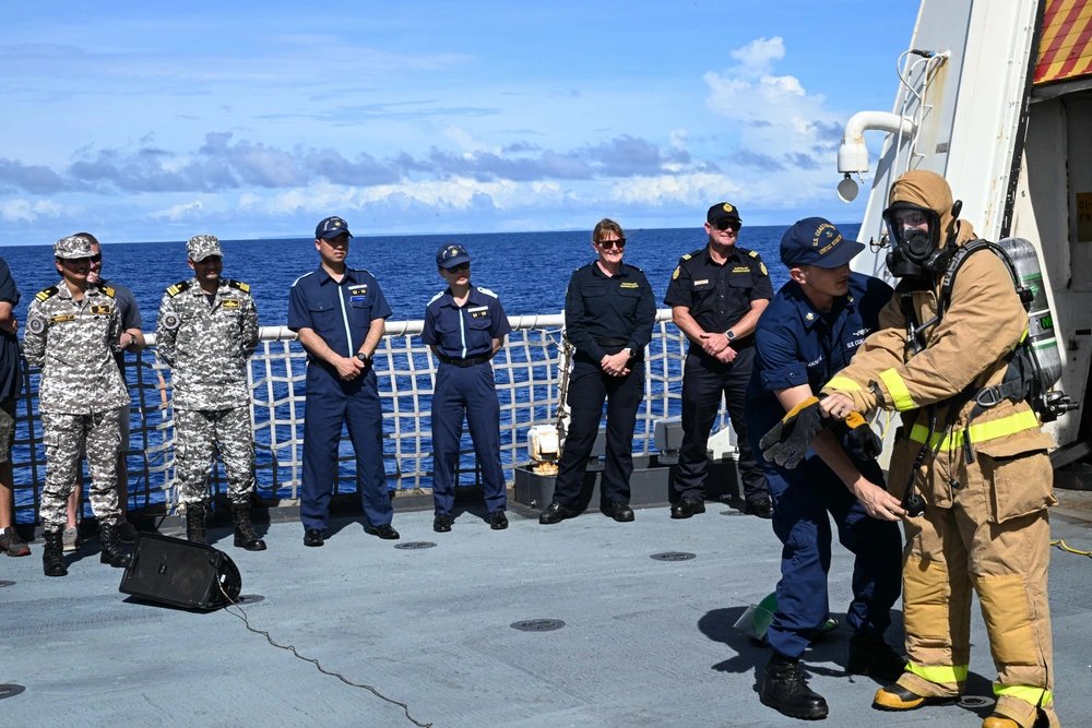 海上保安庁特殊警備隊　チャレンジ jcg001_IMG_8383_thum.jpg