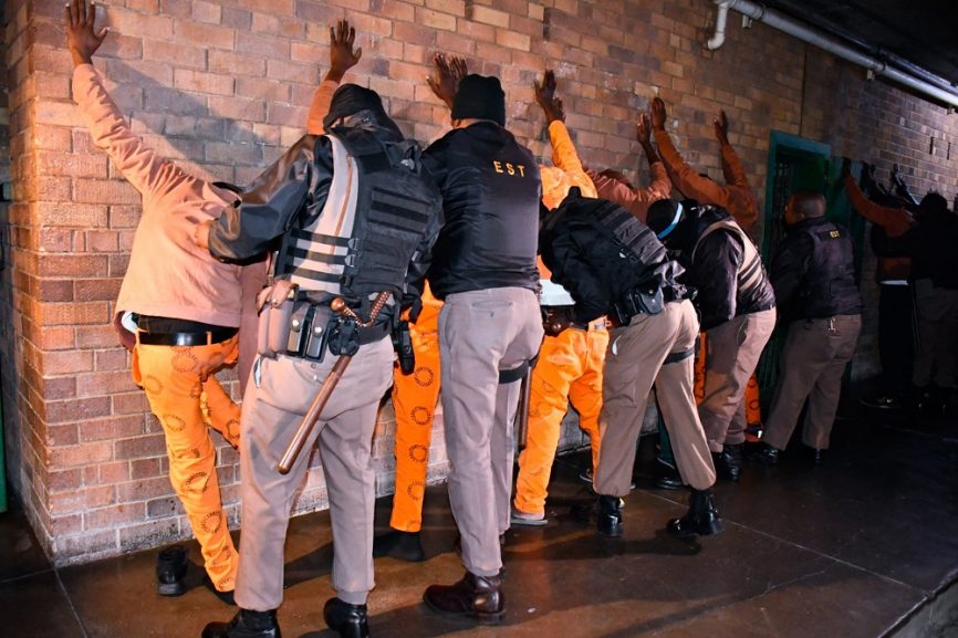 sa_crime's tweet image. NINE CORRECTIONAL SERVICES MEMBERS ARRESTED FOR MURDER OF AN INMATE
Nine Correctional Service officials attached to Polokwane Prison appeared before the Polokwane Magistrate's Court on Tuesday, 22 July 2025, facing a charge of murder. The nine were arrested following death In…