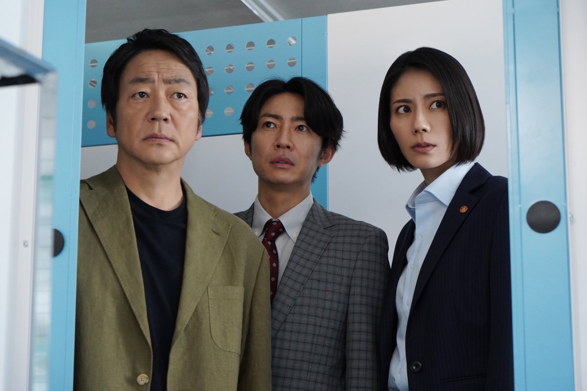 modelpress's tweet image. 【場面写真多数📸】「大追跡」第3話🔎
SSBC強行犯係、転落事件を調査
有力な容疑者・仙波(#杢代和人)の父親は与党自明党の幹事長だと判明
🔻あらすじ
mdpr.jp/photo/detail/1…
#相葉雅紀 #松下奈緒 #大森南朋 #丸山礼 #足立梨花 #原因は自分にある #嵐 #大追跡 @daitsuiseki2507