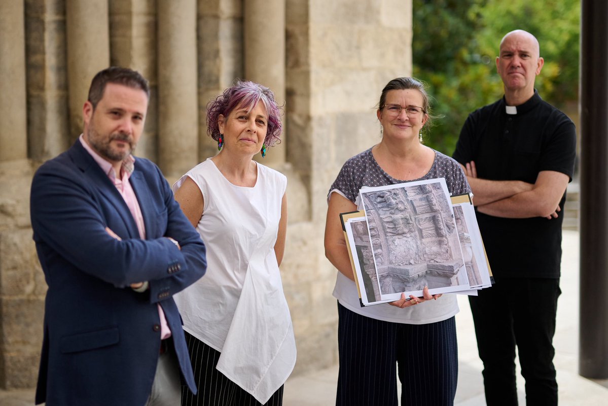 alextoquero's tweet image. Concluida la reforma de la portada de la Iglesia de la Magdalena #Tudela. Una joya del románico que ya luce con todo su esplendor. Un año de obras y una inversión de 400.000 €. Un trabajo entre @AytoTudela , Gobierno #Navarra y Episcopado. Cuidando nuestra historia y patrimonio.