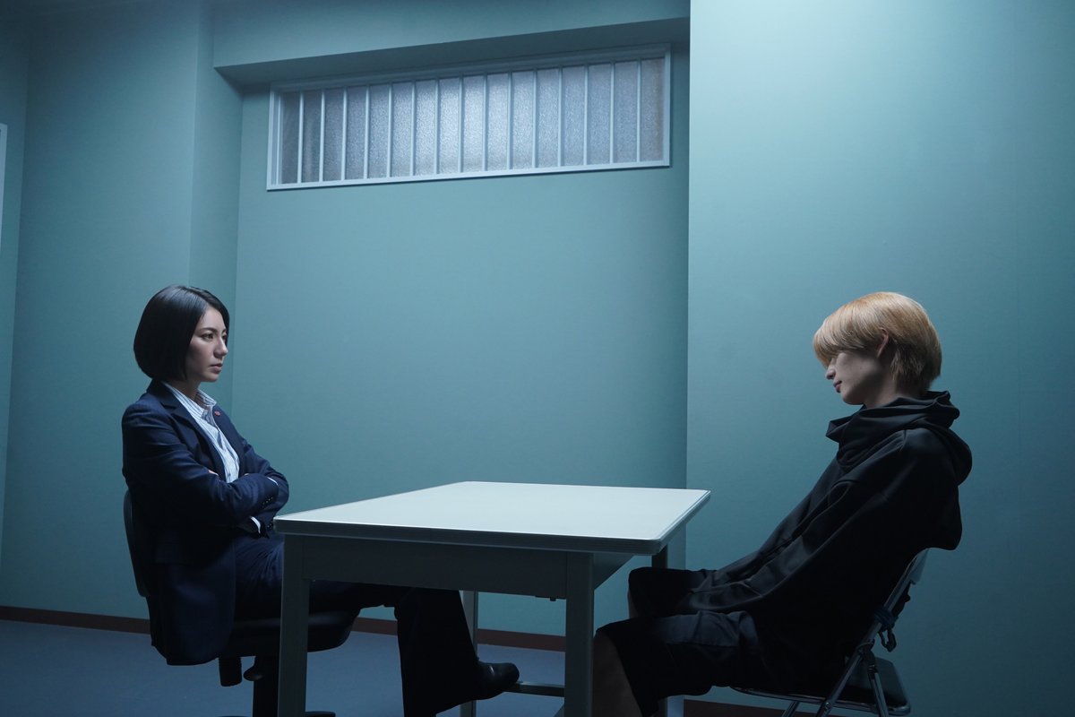 modelpress's tweet image. 【場面写真多数📸】「大追跡」第3話🔎
SSBC強行犯係、転落事件を調査
有力な容疑者・仙波(#杢代和人)の父親は与党自明党の幹事長だと判明
🔻あらすじ
mdpr.jp/photo/detail/1…
#相葉雅紀 #松下奈緒 #大森南朋 #丸山礼 #足立梨花 #原因は自分にある #嵐 #大追跡 @daitsuiseki2507