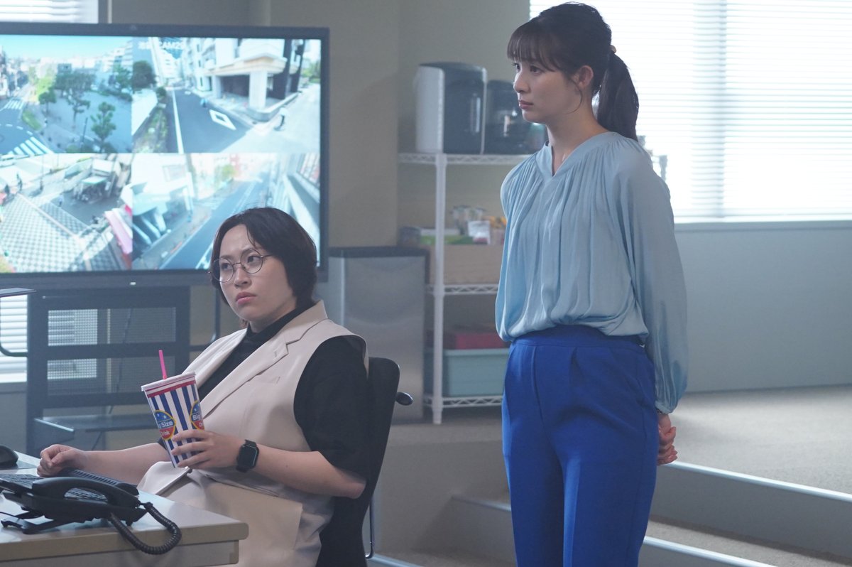 modelpress's tweet image. 【場面写真多数📸】「大追跡」第3話🔎
SSBC強行犯係、転落事件を調査
有力な容疑者・仙波(#杢代和人)の父親は与党自明党の幹事長だと判明
🔻あらすじ
mdpr.jp/photo/detail/1…
#相葉雅紀 #松下奈緒 #大森南朋 #丸山礼 #足立梨花 #原因は自分にある #嵐 #大追跡 @daitsuiseki2507