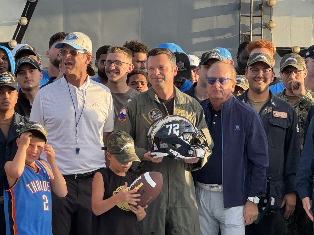 JulianDelGaudio's tweet image. Chargers owner Dean Spanos also made an appearance in San Diego on the USS Abraham Lincoln. 

#BoltUp