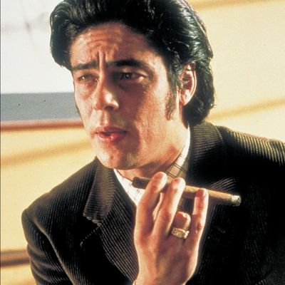 Turco84_'s tweet image. "¿Le dejaste apostar? ¿Sabes por qué le llaman Frankie cuatro dedos? Porque hace apuestas estúpidas con gente muy peligrosa. ¡Y cada vez que no paga, le pegan un tajo! Y no me refiero a su maldito prepucio, ¿sabes?"
🎬 Snatch (2000)