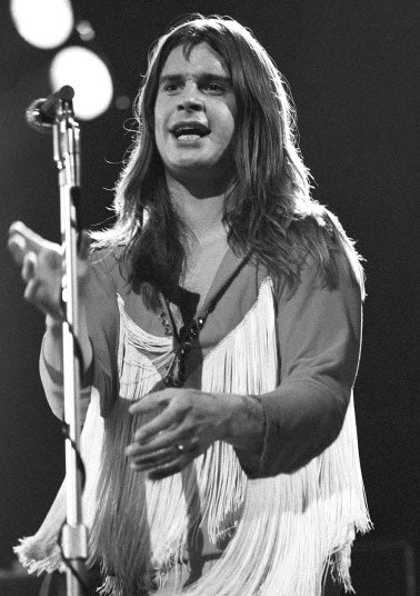 CoachLesMcG's tweet photo. The Biggest and Best Rockstar EVER has just passed away but let’s not forget the Englands woman’s football team has qualified for the final of something! #Skynews #BBCnews https://t.co/QiGF310tUP