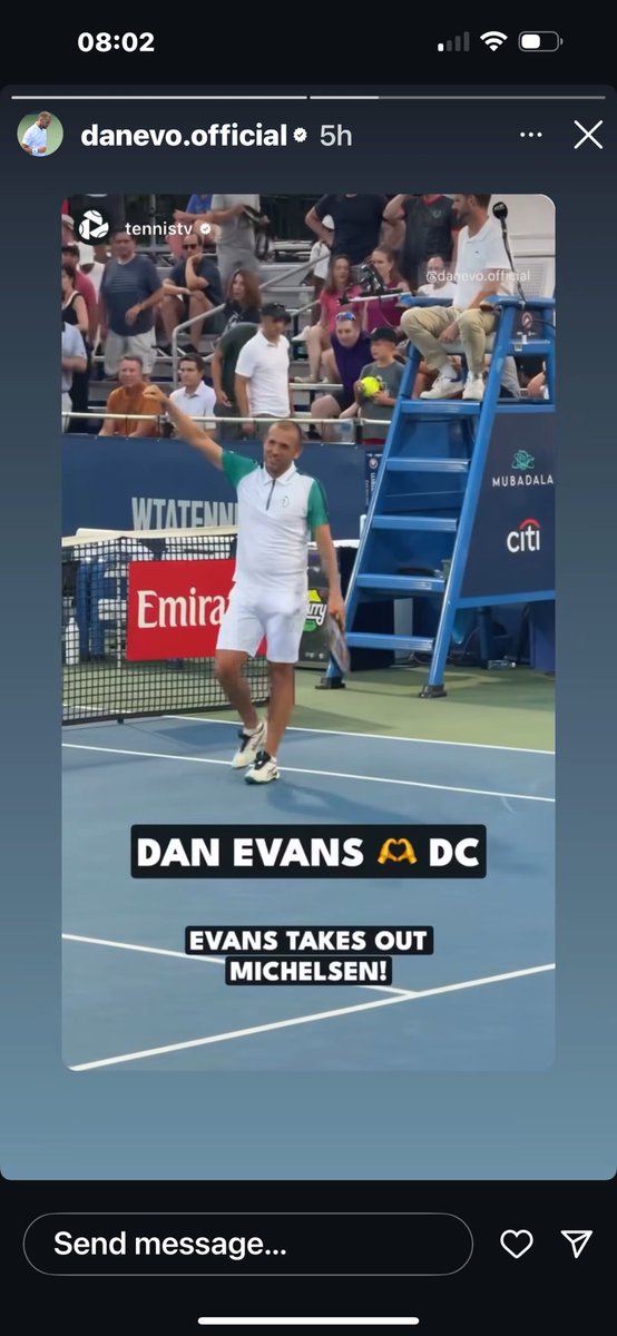 gloria lisle tweet media