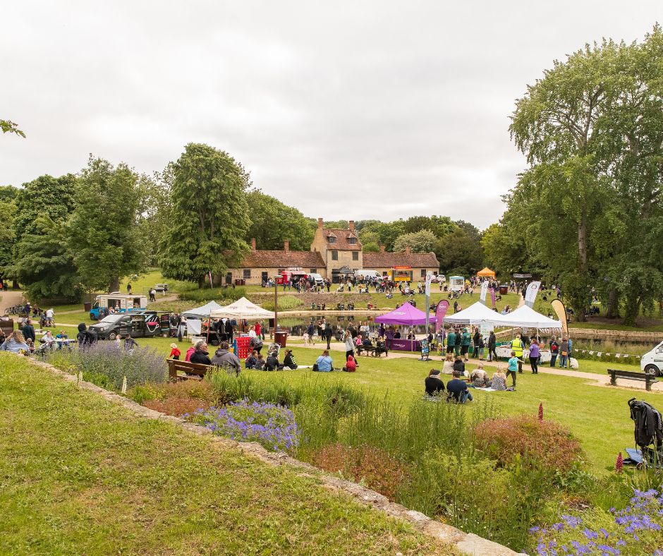 TheParksTrust's tweet image. Craft stall holders wanted! 🛍️
Be part of the Great Linford Heritage Celebration on Sat 20 September at Great Linford Manor Park.
We have availability for two craft stalls left. Email events@theparkstrust.com to find out more.