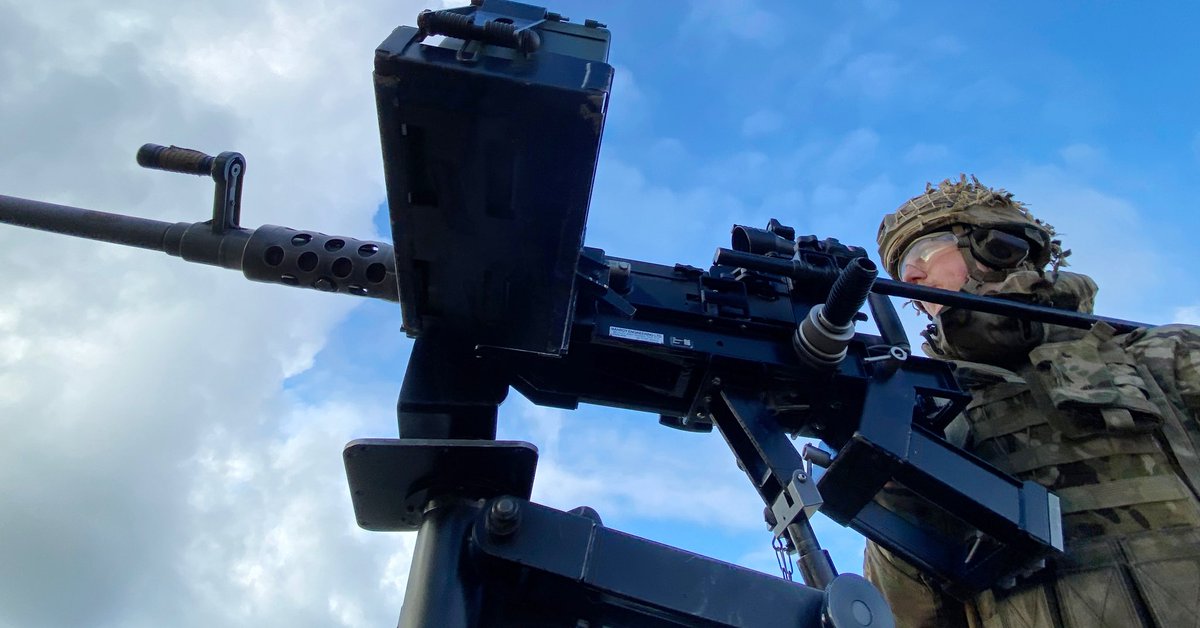 RoyalArmdCorps's tweet image. A Gunner operating the .50 cal Heavy Machine Gun (HMG) mounted on the Jackal 2 vehicle. If you would like to become a member of a Light Cavalry crew please visit: jobs.army.mod.uk/roles/royal-ar… #armyjobs #lightcav #britisharmy #army #jackal #military #cavalry #fightingvehicle #bethebest