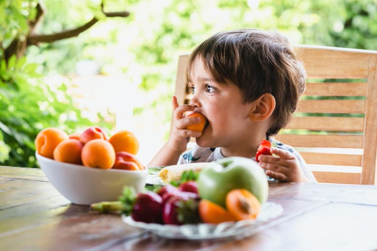 🥗 Con la llegada del calor intenso del verano, algunos alimentos pueden convertirse en grandes aliados para ayudarnos a soportar mejor las altas temperaturas. 

🔎 ¿Quieres saber cuáles son y cómo incorporarlos a tu alimentación? ¡Te lo explicamos! bit.ly/46Wiiv7