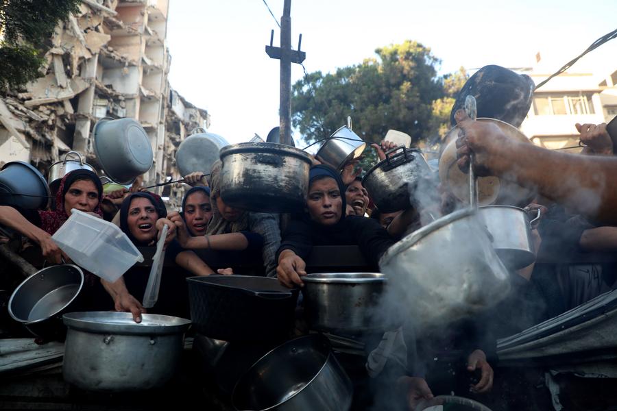 ChinaDaily's tweet image. Worrying alerts from United Nations staff in the #Gaza Strip who have been fainting from hunger and exhaustion over the past 48 hours have increased fears for people's survival in the devastated enclave, #UN humanitarians said on Tuesday.