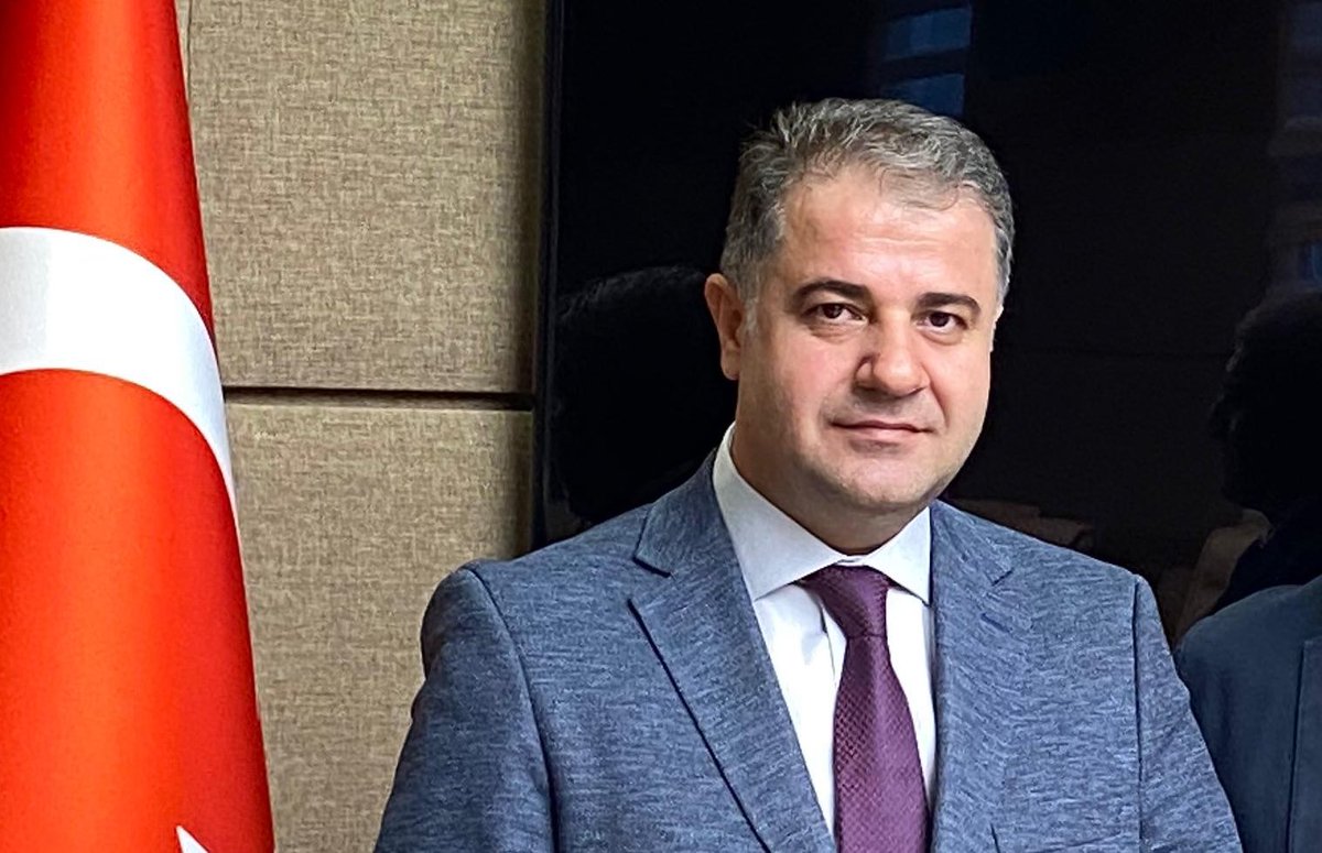 Türk İnternet Medya Birliği Teşkilatlanma Başkanlığı görevine getirilen  <a href="/cengizaksan/">Cengiz AKSAN</a> abimi tebrik ederim.
Yeni görevinizde, sahip olduğunuz mesleki birikim ve tecrübeyle basın ve medya sektörüne önemli katkılar sağlayacağınıza yürekten inanıyor; üstün başarılar diliyorum.