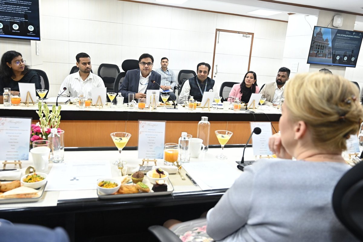 Carve Startup Labs (@carvestartuplab) on Twitter photo 🇮🇳🤝🇩🇪 The Berlin delegation, led by Hon’ble Mayor of Berlin and Senator Ms. <a href="/FranziskaGiffey/">Franziska Giffey</a>, had an engaging visit to <a href="/meitystartuphub/">MeitY Startup Hub</a> — India’s national catalyst for digital innovation — an exchange pleased to have facilitated by Carve Startup Labs.
#BerlinGoesIndia 🇮🇳🤝🇩🇪 The Berlin delegation, led by Hon’ble Mayor of Berlin and Senator Ms. <a href="/FranziskaGiffey/">Franziska Giffey</a>, had an engaging visit to <a href="/meitystartuphub/">MeitY Startup Hub</a> — India’s national catalyst for digital innovation — an exchange pleased to have facilitated by Carve Startup Labs.
#BerlinGoesIndia