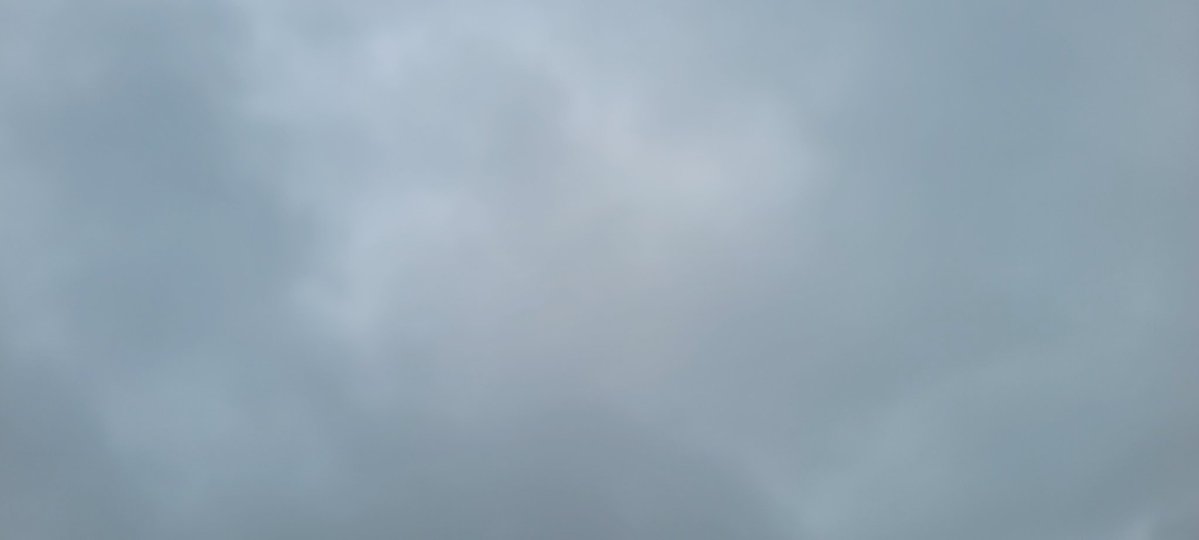 ANGRYNIC2's tweet image. So @metofficeUK @bbcweather @itvweather @SkyNewsWeather @CH4Weather please report the truth.
There will be a thick, chemical blanket of toxic aerosols covering the UK for the entire 'summer' holidays. Issue a yellow warning of respiratory problems spreading throughout the uk.