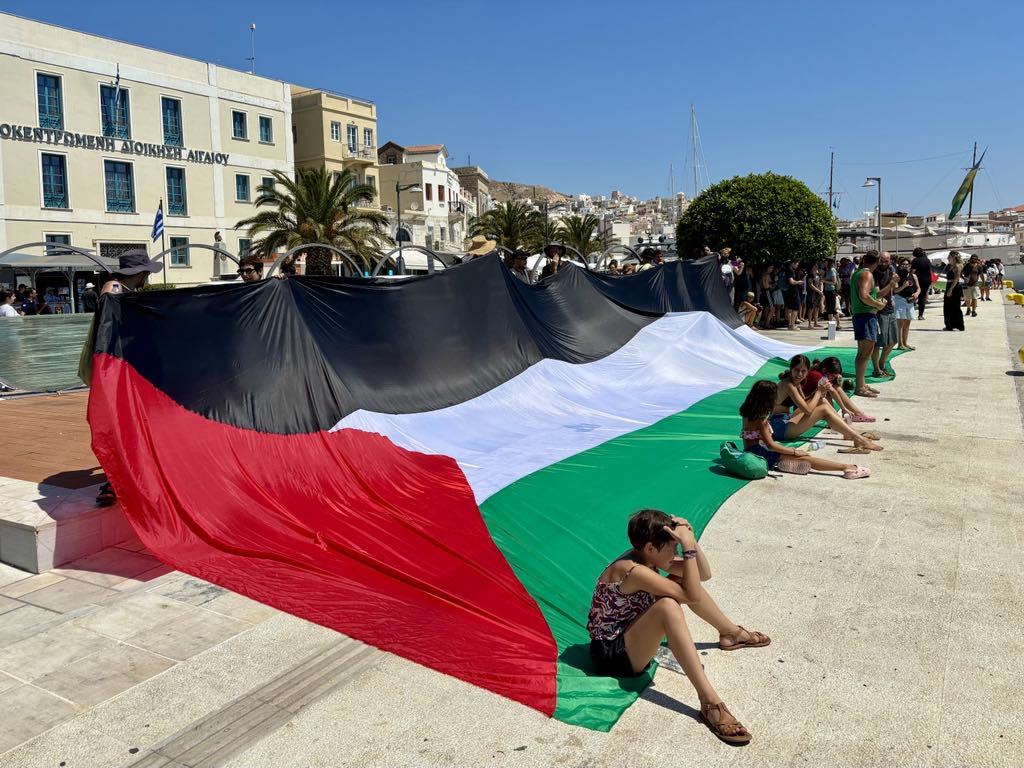 albist's tweet image. Yesterday in #Syros we forced the Israeli cruise ship to leave without disembarking the careless citizens of the genocidal state.
#Palestine is the homeland of every human being.
#freePalestine #stoptheGenocide
From the river to the sea
Palestine will be free✊🏻🇵🇸
#GazaGenocide