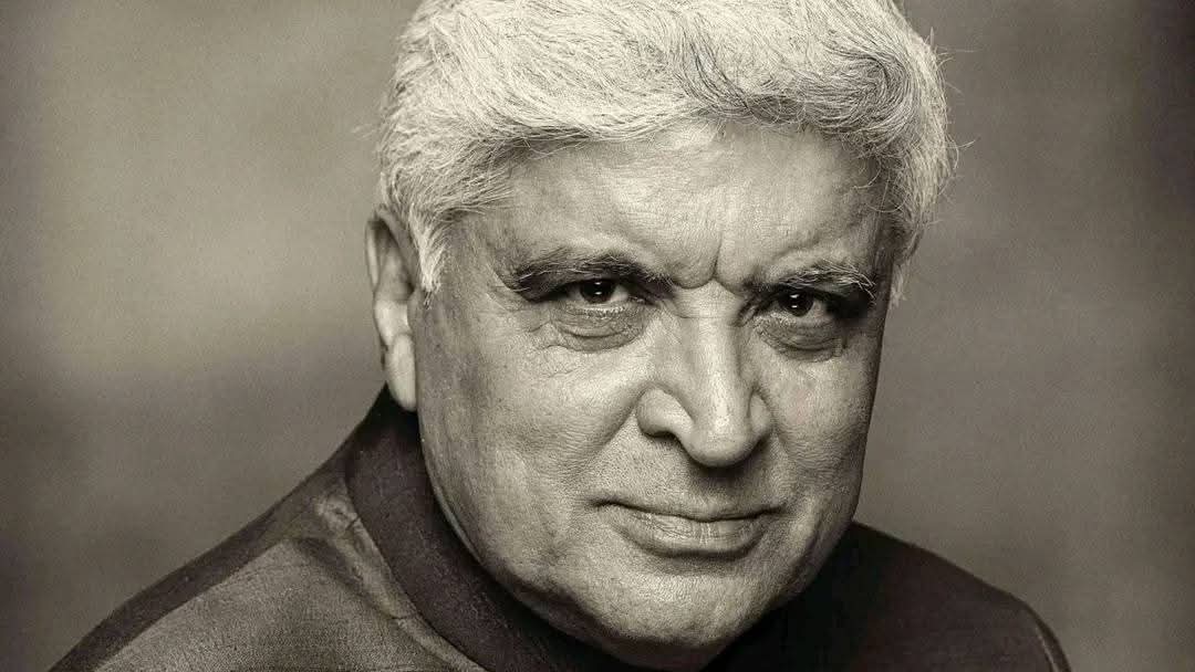 djshmbhu30's tweet image. जावेद अख़्तर की टॉप 20 शायरी
1.कभी जो ख़्वाब था वो पा लिया है
मगर जो खो गई वो चीज़ क्या थी
2.जिधर जाते हैं सब जाना उधर अच्छा नहीं लगता
मुझे पामाल रस्तों का सफ़र अच्छा नहीं लगता
3.तब हम दोनों वक़्त चुरा कर लाते थे
अब मिलते हैं जब भी फ़ुर्सत होती है
4.डर हम को भी लगता है…