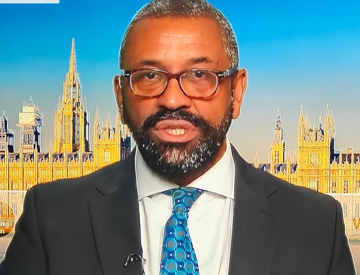 TStandfield1789's tweet image. First morning back on the Tory front bench and this lying hypocrite turns up on national TV.
Platformed by a compliant media to spread his poisonous bile.
Conveniently forgetting the 14 years of catastrophic failure he was a major part of.
@JamesCleverly @GMB @Conservatives