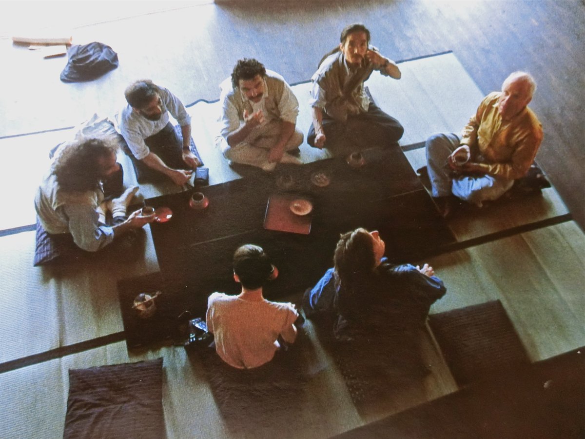 drumythm's tweet image. 1988年『マハーバーラタ』世界公演最終地、東京セゾン劇場公演の合間をぬって、ピーター・ブルック、マリエレーンと音楽家たちが、開設したばかりの郡上・立光学舎を祝いにきてくれた。