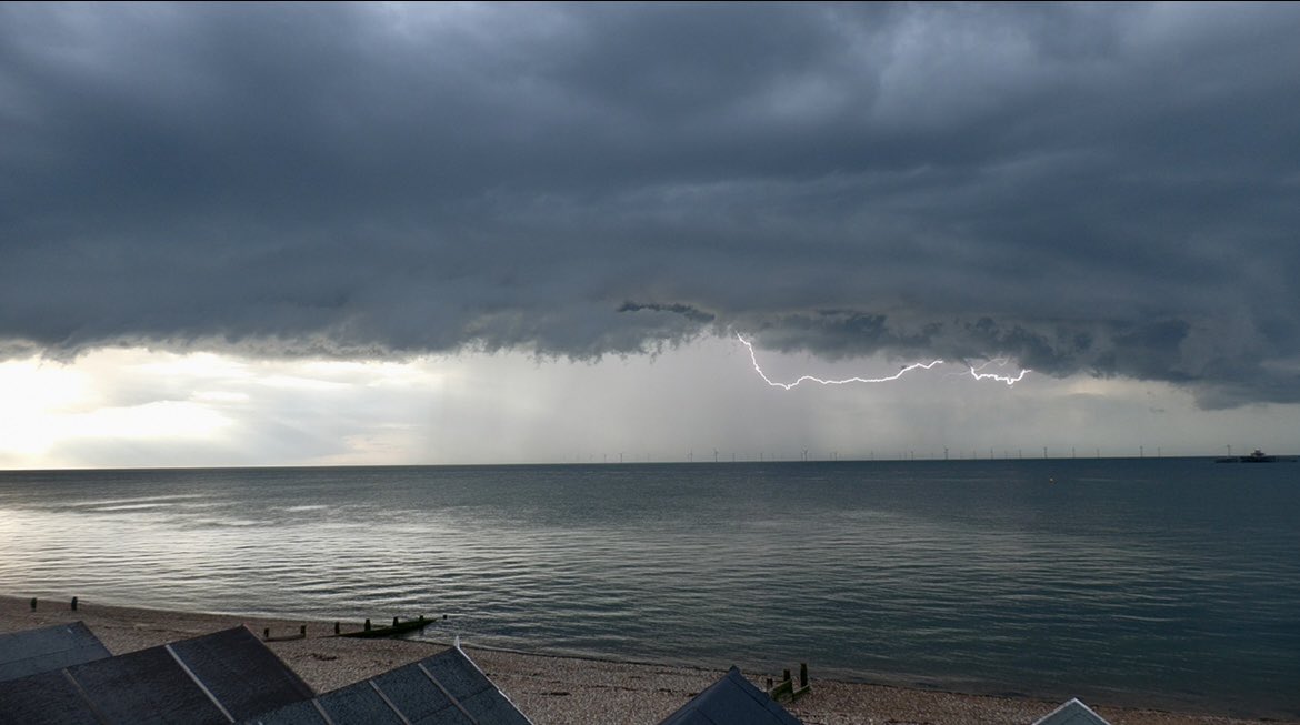 PeterChailey's tweet image. Another photo from the Herne Bay storm that I’ve just found whilst editing a video.