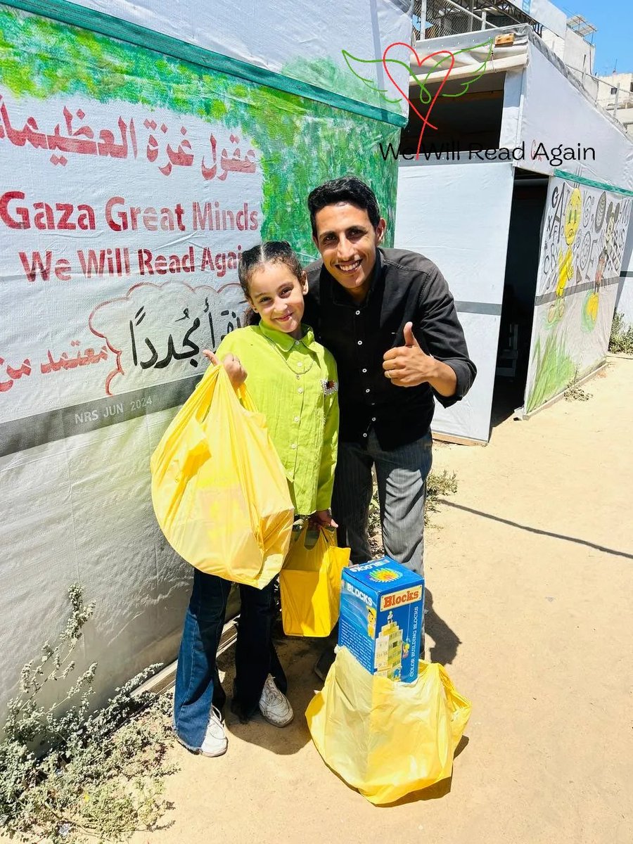 GazaGreatMinds's tweet image. ✨🤲🏆
Meet Lean, the winner of the Qur’an competition.
After her house was bombed and all her toys were destroyed, she dreamed of having gifts again.
Today, with Ahmad by her side, that dream came true .. and so did her smile.😊
💛 May her faith and resilience always be…