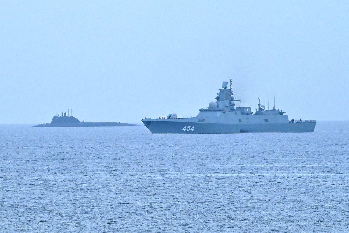 UkrReview's tweet image. 🛳️❗️Russia Launches Massive Naval Drills Across Four Seas, - Reuters
Russia kicked off its "July Storm" military exercise on Wednesday, involving over 150 warships and 15,000 personnel across the Pacific, Arctic, Baltic, and Caspian seas.
Running from July 23–27, the drills…