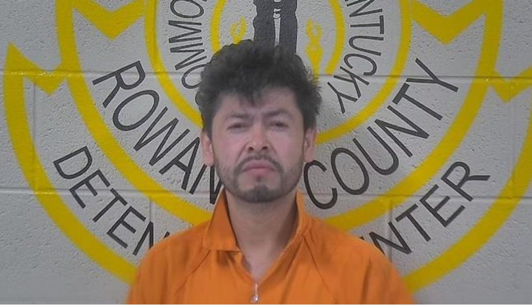 NotTheirScript's tweet image. 🚨 15-Year-Old Kentucky Boy Murdered by Illegal Alien
➡️ Luis Jocsan Nanez Lopez, just 15 years old, was shot and killed in his home in Morehead, KY early Sunday morning
➡️ His alleged killer? Gildardo Martinez , the mom’s boyfriend, now charged with murder, assault, and…