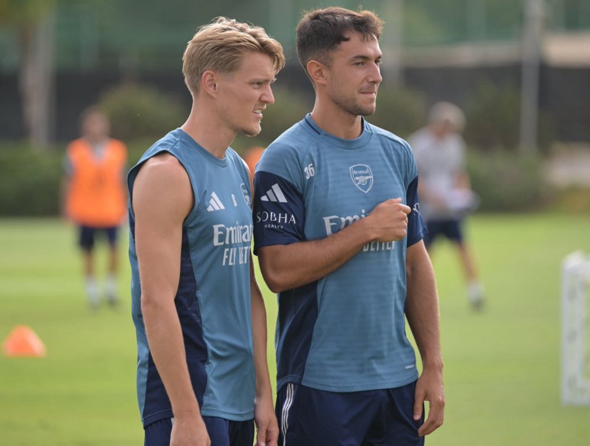 AdamXArsenal's tweet image. today we get to witness a midfield masterclass at the arsenal