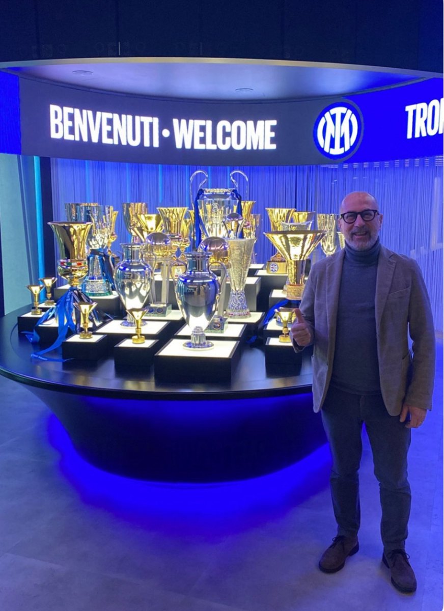 ICMadunina's tweet image. Anche l’Inter Club Madunina può ben dirlo:
“C’è solo un Presidente!” 👏👏👏👏👏
Unitevi a noi per fare gli auguri di buon Compleanno al nostro Eugenio Marchitelli!
🥂🥂🖤💙🎂🎂🖤💙⭐️⭐️🖤💙🥂🥂